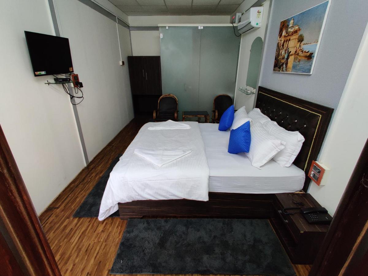 Regina'S Place Hotel Mandrem Buitenkant foto